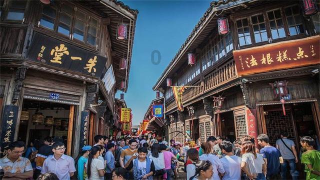 请问45月份到哪里旅游比较适宜、